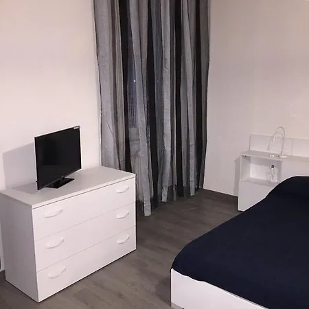 Porto Vecchio - Stazione B&B 트리에스테