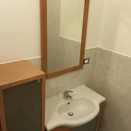 Porto Vecchio - Stazione 3* טריאסטה