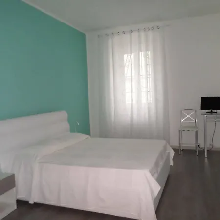 Porto Vecchio - Stazione Bed & Breakfast Trieste