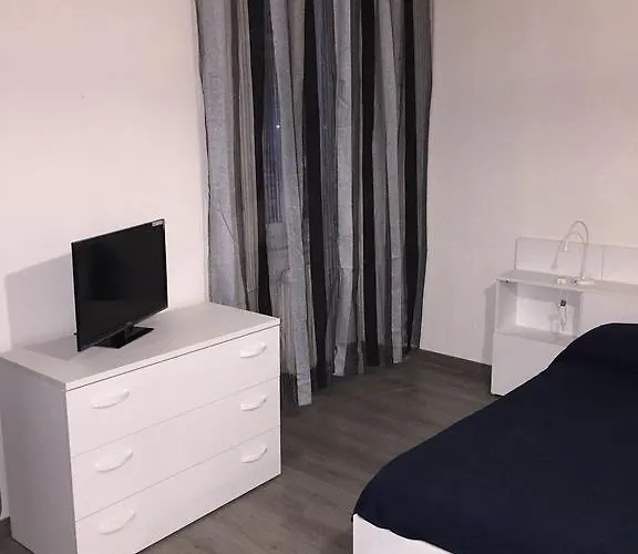 Porto Vecchio - Stazione Bed & Breakfast Trieste