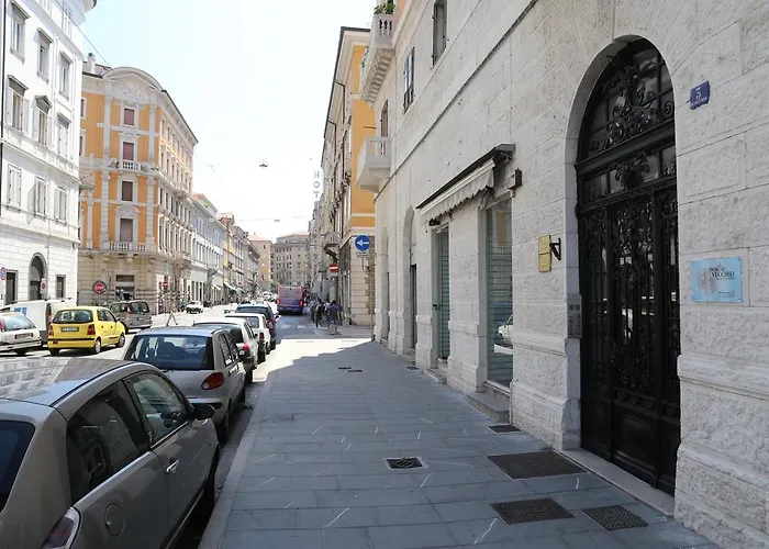 Porto Vecchio - Stazione Bed & Breakfast Trieste