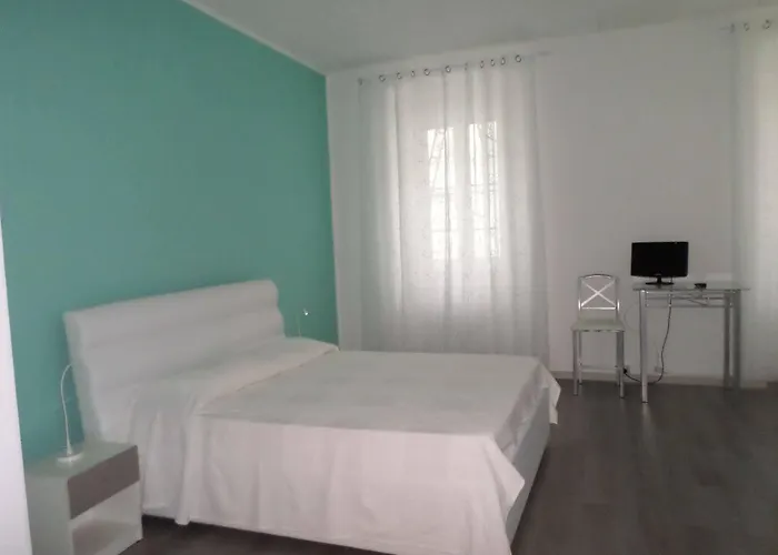 Porto Vecchio - Stazione Bed & Breakfast Trieste